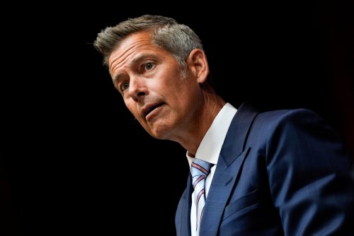 Federal government to withhold $40M from California for not enforcing trucker English requirements