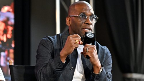 Pastor Jamal Bryant swaps tithes for food donations amid SNAP cuts and job losses