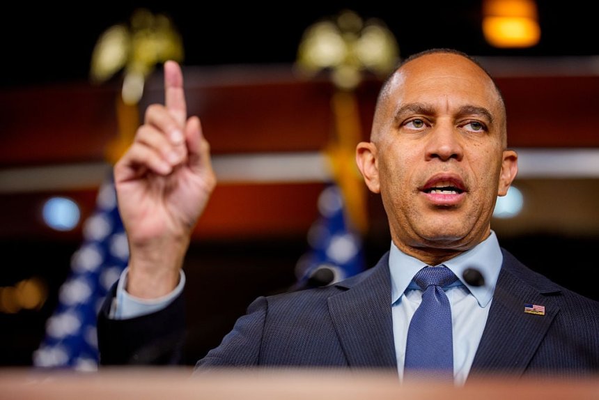 Jeffries says not one Republican reached out after death threat from Jan. 6 rioter pardoned by Trump