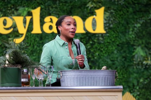 Fawn Weaver addresses backlash following interaction with man claiming to be her old schoolmate