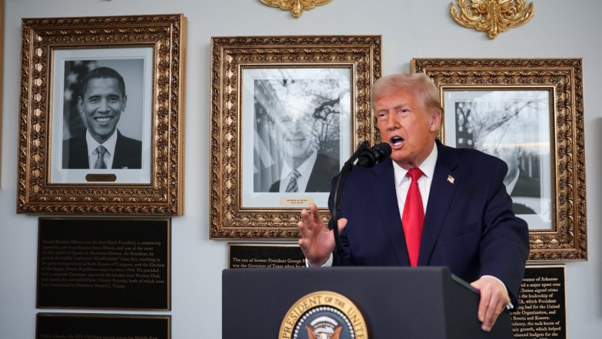 President Trump installs ‘Presidential Walk of Fame’ with plaques mocking former presidents Obama, Biden, and more