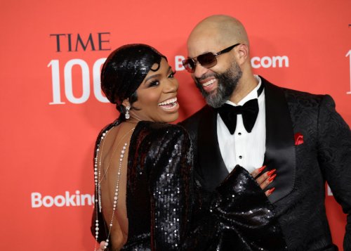 Fantasia receives a surpise proposal from her husband Kendall Taylor on Valentine’s Day!