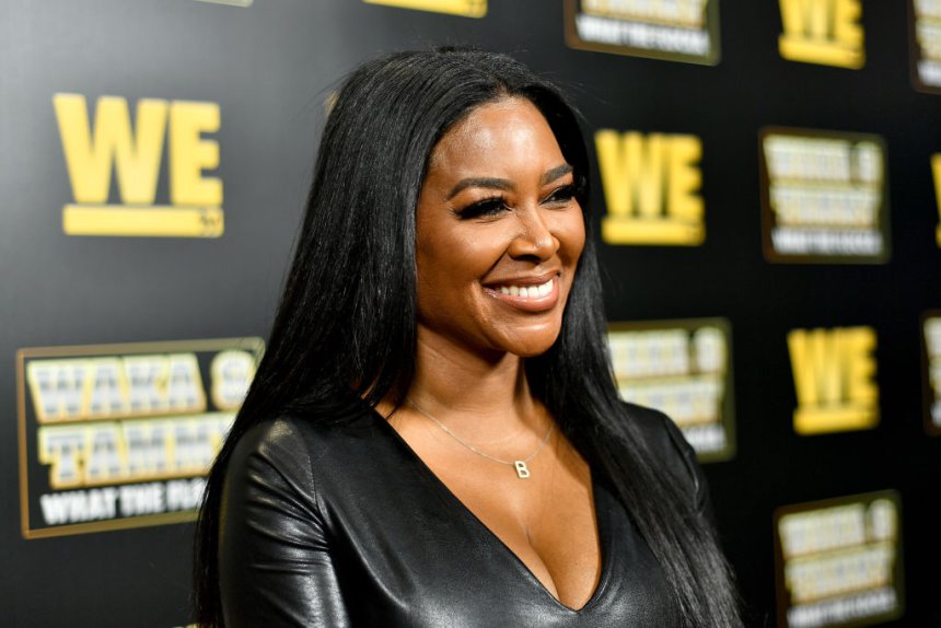 Kenya Moore shuts down $88K hair spa eviction reports