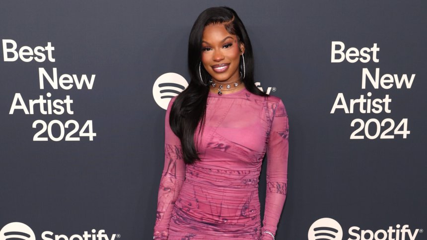 Monaleo encourages fans to ‘listen to your body’ after health scare