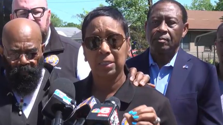 ‘I can’t be strong for you’: Councilwoman shares tearful moment of vulnerability after Louisiana father kills 8 children