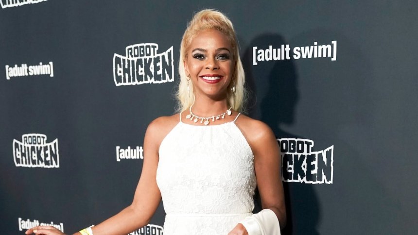 ‘Saved by the Bell’ star Lark Voorhies once had a obsessed fan who threatened to harm anyone in his way