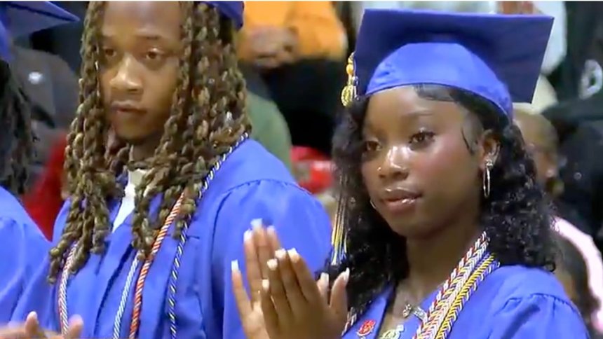 Alabama high school senior set to graduate with $2 million in scholarship offers