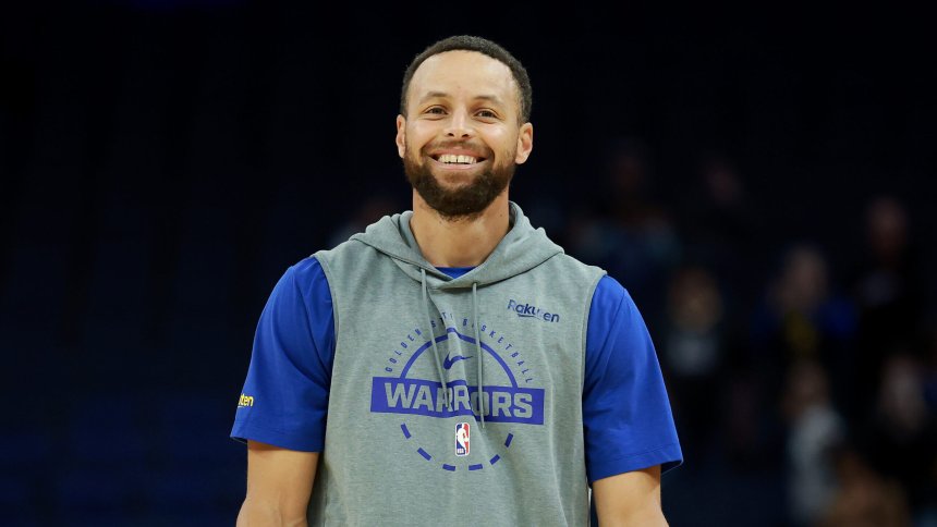 Stephen Curry becomes first active player with dedicated Basketball Hall of Fame exhibit