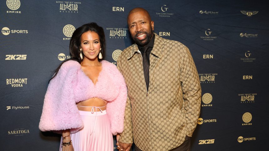 ‘Inside the NBA’ analyst Kenny Smith says ‘I do’ to Croatian influencer Tia Jurcic
