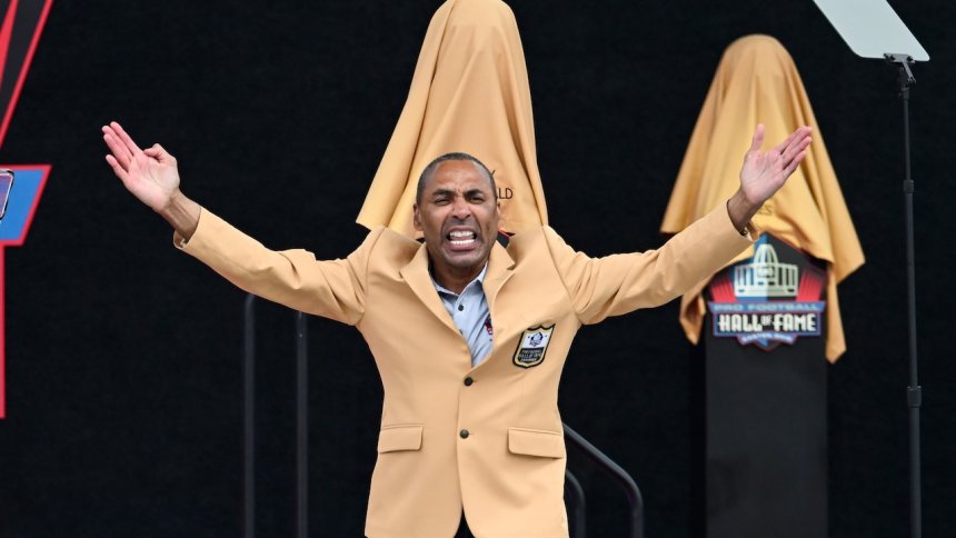 On day he’s inducted into Pro Football Hall of Fame, NFL player Roger Craig reveals dementia diagnosis