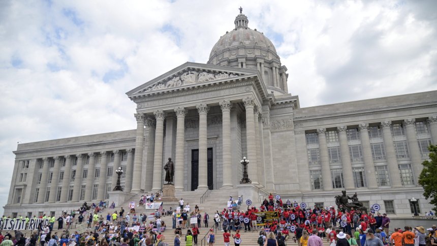 Judge allows Missouri Republicans’ redrawn congressional map to stand for November midterms