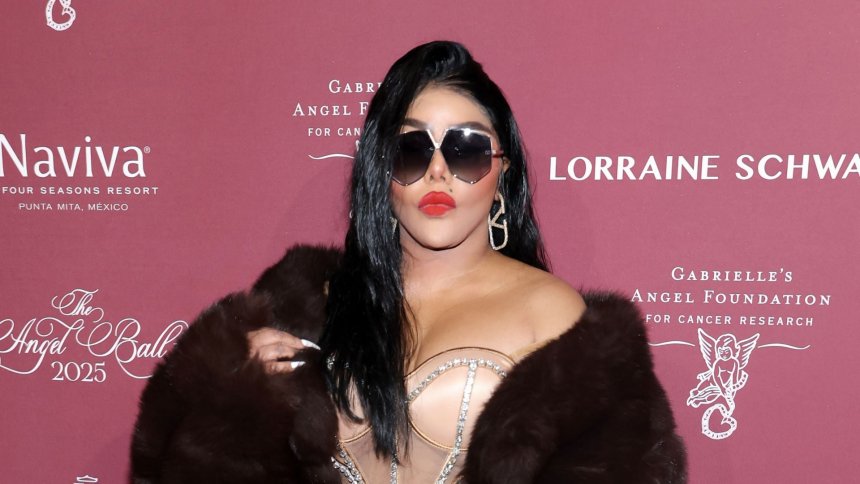 Lil’ Kim is bringing ‘Hard Core’ home to Brooklyn for its 30th anniversary