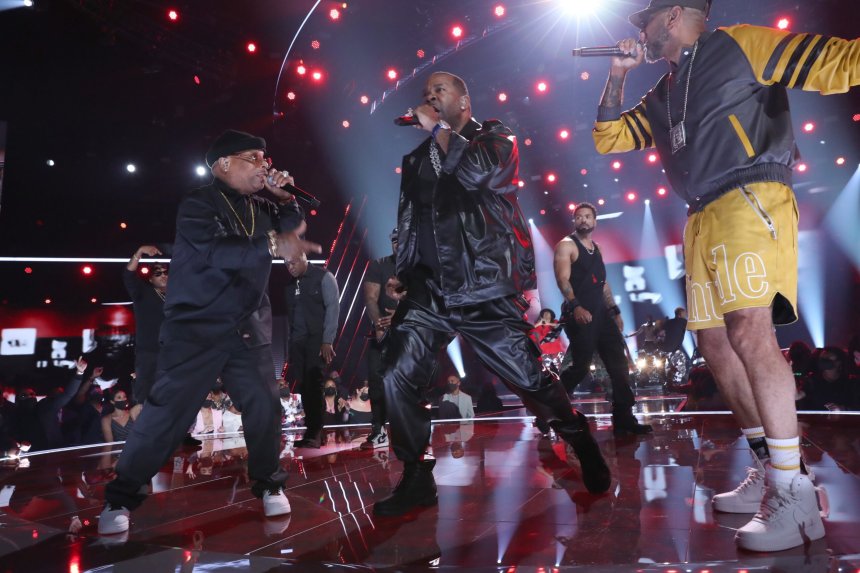 Busta Rhymes stops Toronto-area set to tell police: ‘Stop with the aggression’