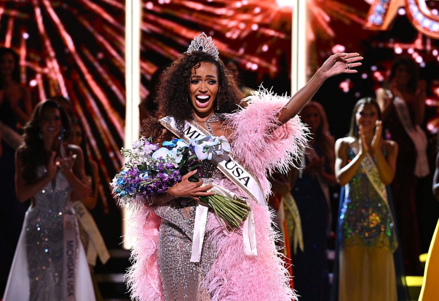 Justus Kelley makes Miss USA history as first mother and married woman to win