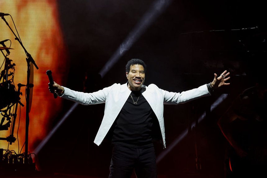 Lionel Richie remains hospitalized as doctors conduct cardiac tests after health scare
