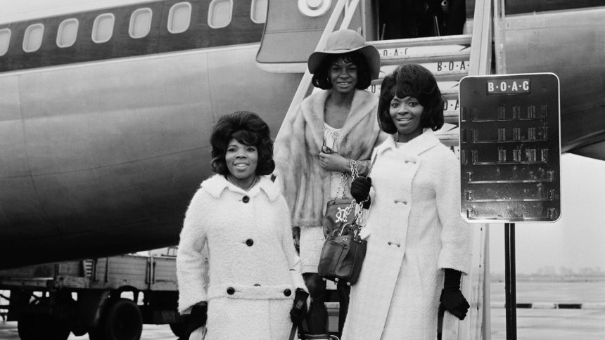 Rosalind Ashford, original member of Martha and the Vandellas, dies at 83