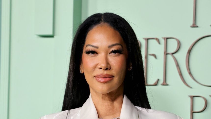 Kimora Lee says she once thought Tyra Banks was jealous of her relationship with Russell Simmons