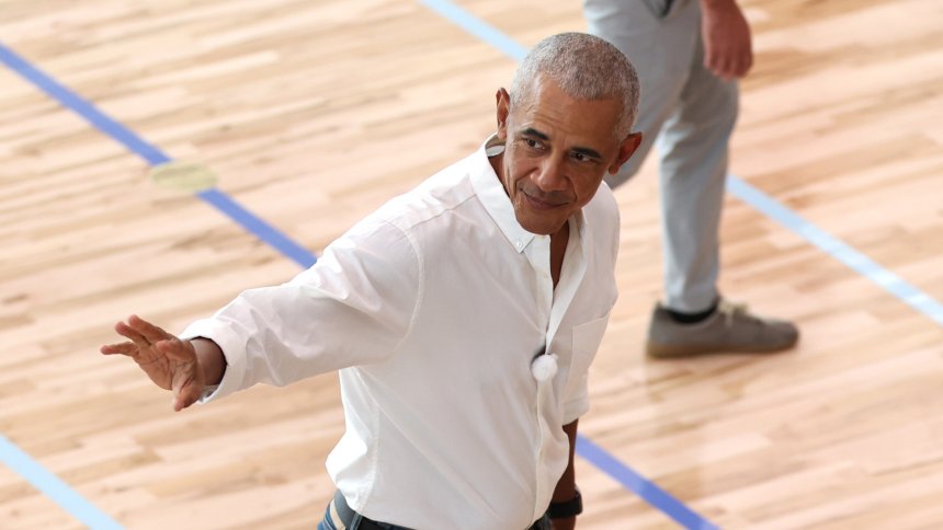 Barack Obama urges potential 2028 Democratic candidates to develop detailed plans for AI