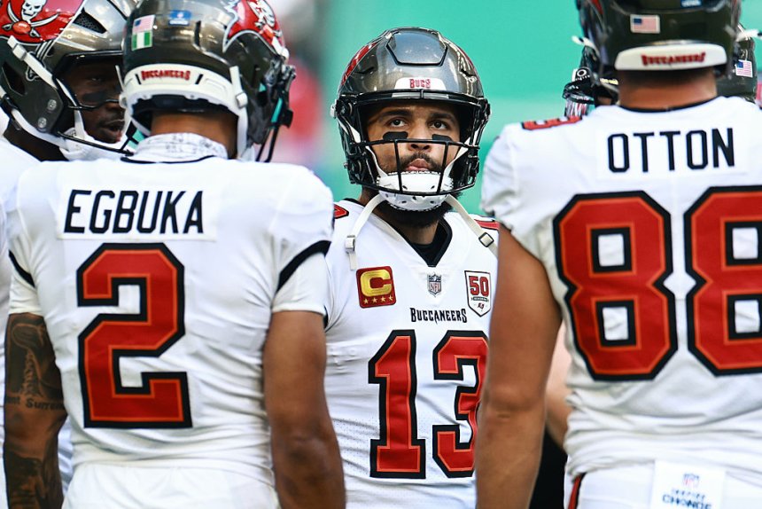 Mike Evans explains viral Trevon Diggs jersey moment after NFL trash talk