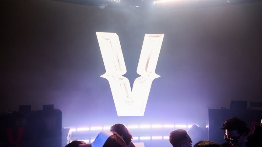 Case, Carl Thomas set for Verzuz showdown celebrating classic R&B