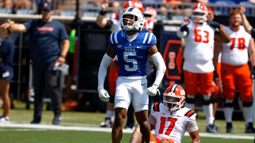 Duke football player Kimari Robinson apologizes after swatting away trainer during UNC game