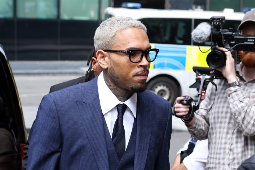 Chris Brown avoids jail after receiving suspended sentence in UK nightclub assault case